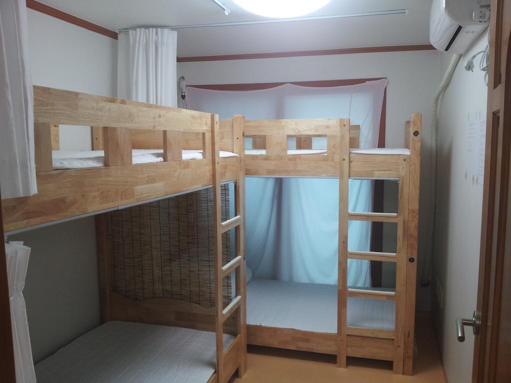Happytree Guesthouse Seoul Værelse billede