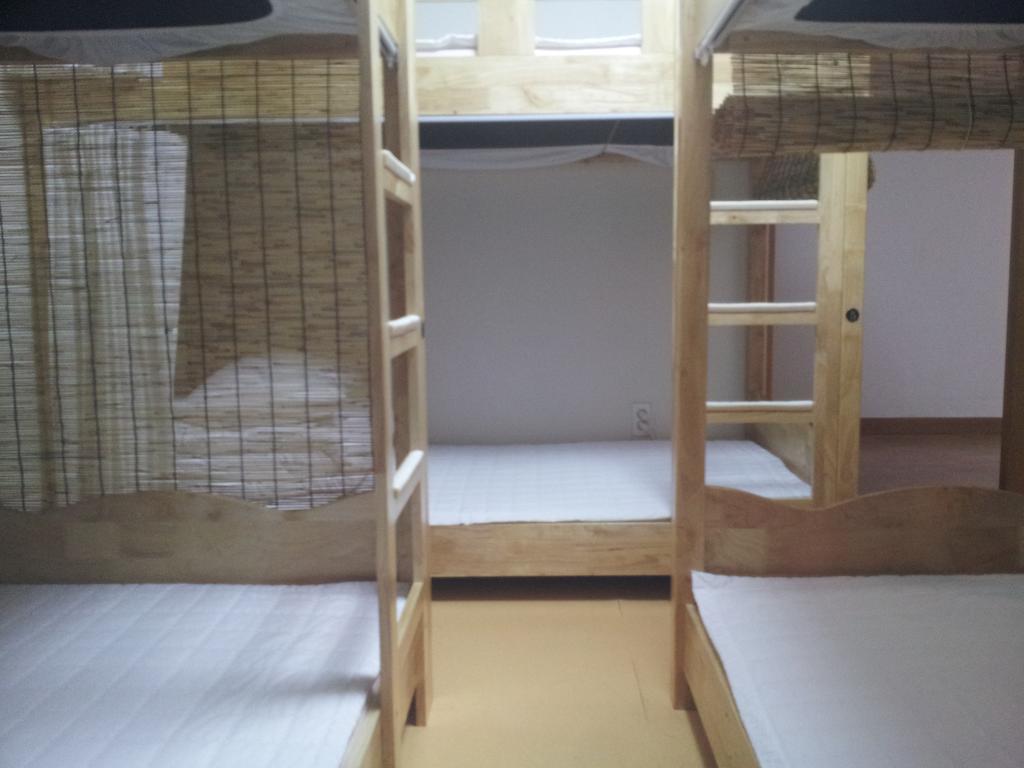 Happytree Guesthouse Seoul Værelse billede